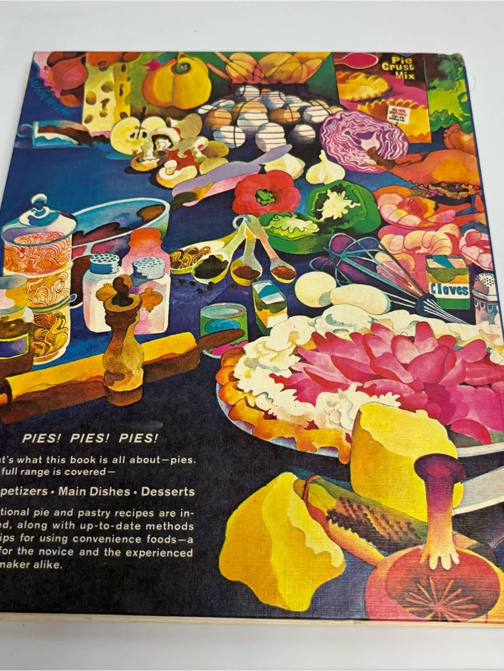 Vintage 1968 Betty Crocker Pie and Pastry Cookbook - Multicolor